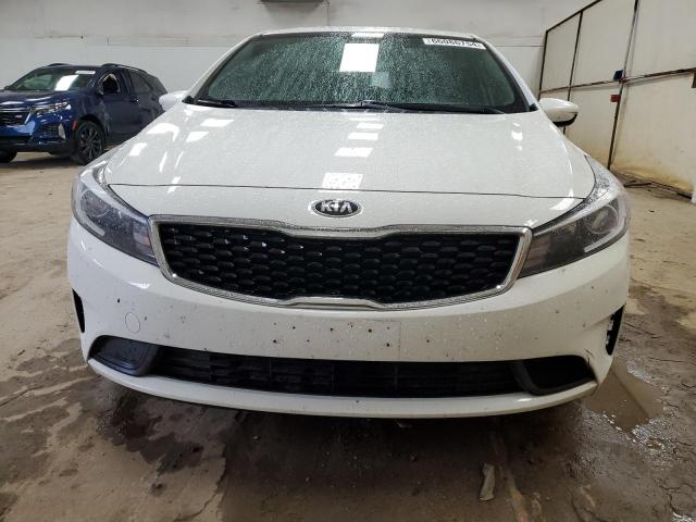 3KPFK4A78HE023598 - 2017 KIA FORTE LX WHITE photo 5