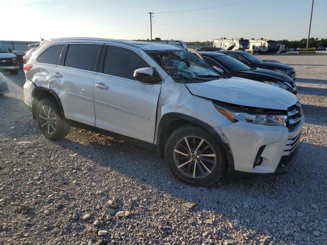 5TDJZRFH4KS735222 - 2019 TOYOTA HIGHLANDER SE Белый фото 4