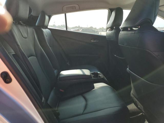 JTDKARFP1J3076471 - 2018 TOYOTA PRIUS PRIM 银色 照片 10