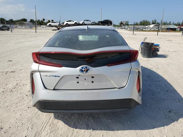 JTDKARFP1J3076471 - 2018 TOYOTA PRIUS PRIM 银色 照片 6