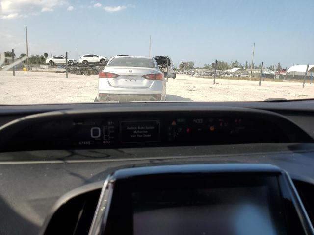 JTDKARFP1J3076471 - 2018 TOYOTA PRIUS PRIM 银色 照片 9