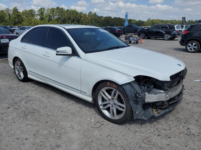 WDDGF4HB4DR267076 - 2013 MERCEDES-BENZ C 250 WHITE photo 4