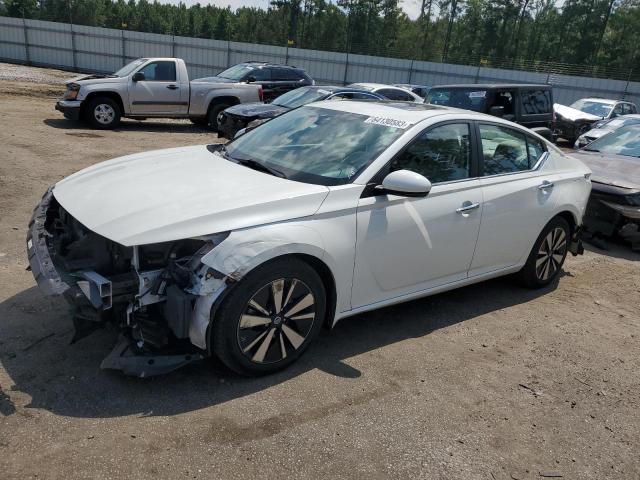 1N4BL4DV5MN363602 - 2021 NISSAN ALTIMA SV WHITE photo 1