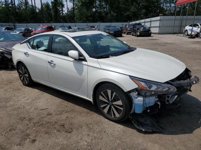 1N4BL4DV5MN363602 - 2021 NISSAN ALTIMA SV WHITE photo 4