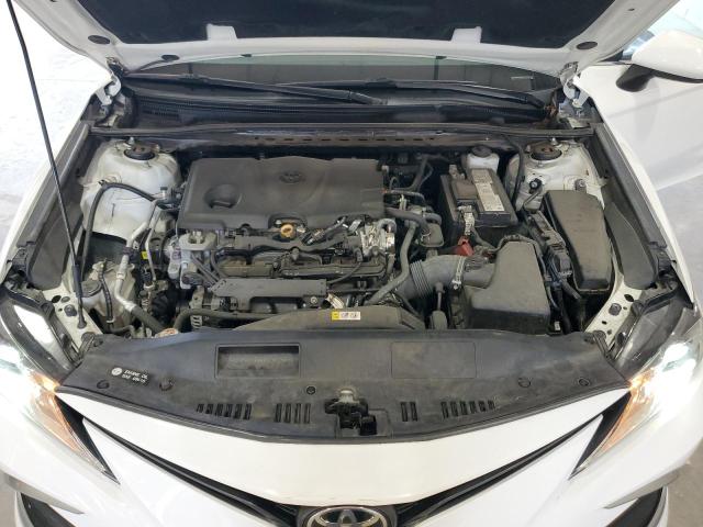 4T1C11AK5MU457798 - 2021 TOYOTA CAMRY LE WHITE photo 11