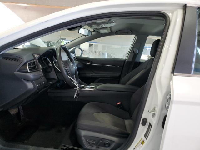 4T1C11AK5MU457798 - 2021 TOYOTA CAMRY LE WHITE photo 7