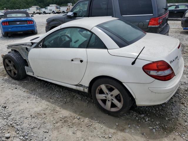 WDBWK54F26F099702 - 2006 MERCEDES-BENZ SLK 280 WHITE photo 2