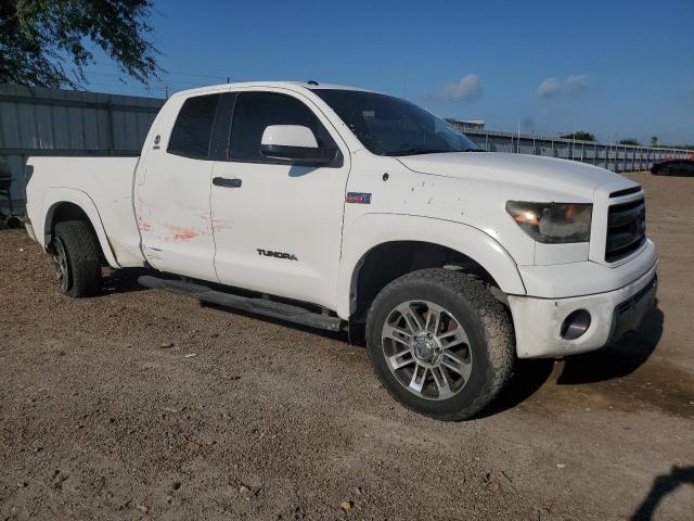 5TFUW5F11CX225553 - 2012 TOYOTA TUNDRA DOUBLE CAB SR5 WHITE photo 4