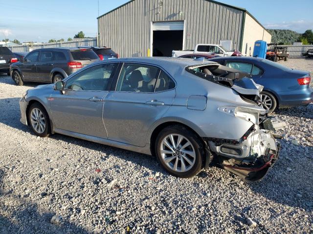4T1C11AK3NU075139 - 2022 TOYOTA CAMRY LE SILVER photo 2