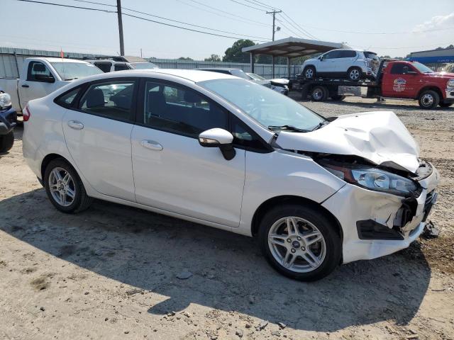 3FADP4BJ7KM114173 - 2019 FORD FIESTA SE WHITE photo 4