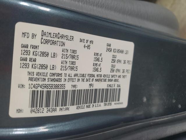 1C4GP45R65B388355 - 2005 CHRYSLER TOWN & COU 青色 照片 13