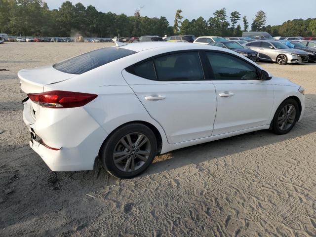 5NPD84LF3JH358991 - 2018 HYUNDAI ELANTRA SEL WHITE photo 3