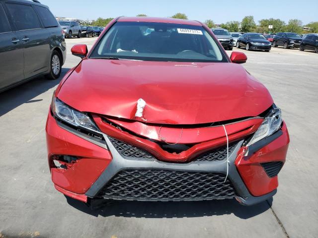 4T1G11AK7LU309216 - 2020 TOYOTA CAMRY SE RED photo 5