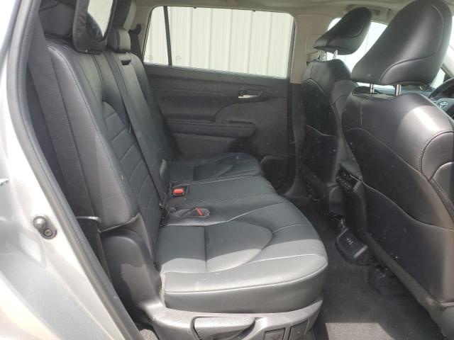 5TDGZRAH5NS101472 - 2022 TOYOTA HIGHLANDER XLE ვერცხლისფერი ფოტო 11