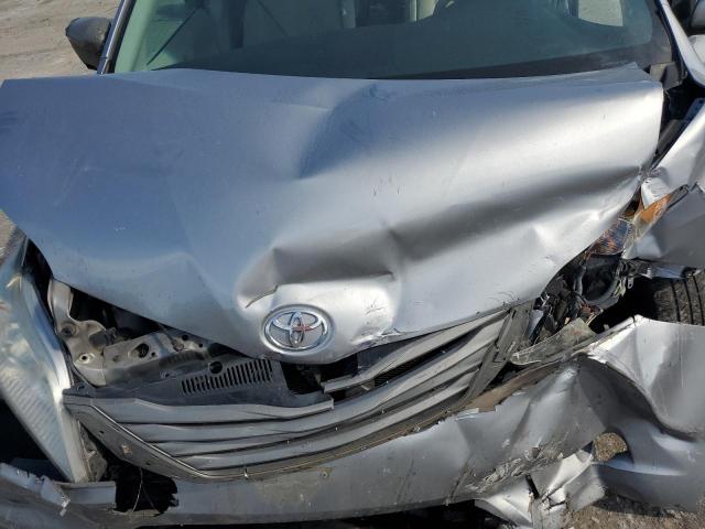 5TDKK3DC0DS304084 - 2013 TOYOTA SIENNA LE SILVER photo 12