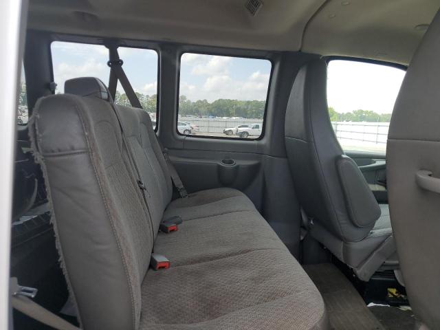 1GAZG1FG9C1138768 - 2012 CHEVROLET EXPRESS G3 LT WHITE photo 11