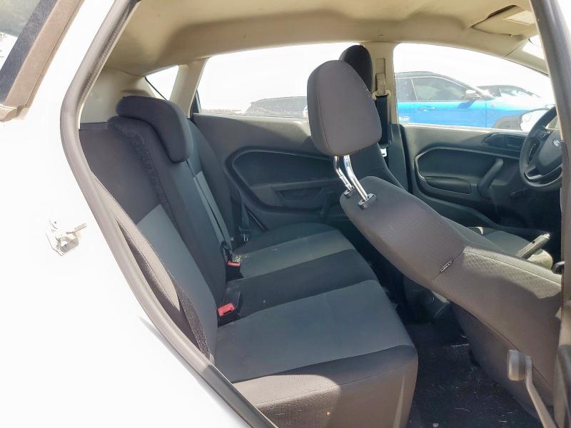 3FADP4TJ2JM126034 - 2018 FORD FIESTA S 白色 照片 11