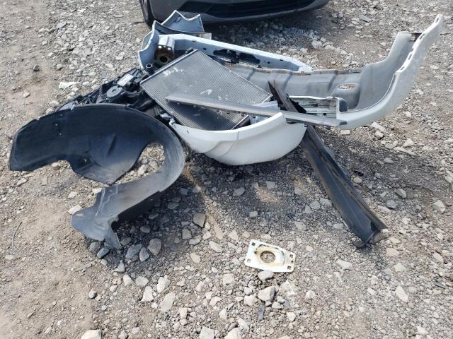 SALFR2BG8DH370294 - 2013 LAND ROVER LR2 HSE WHITE photo 12