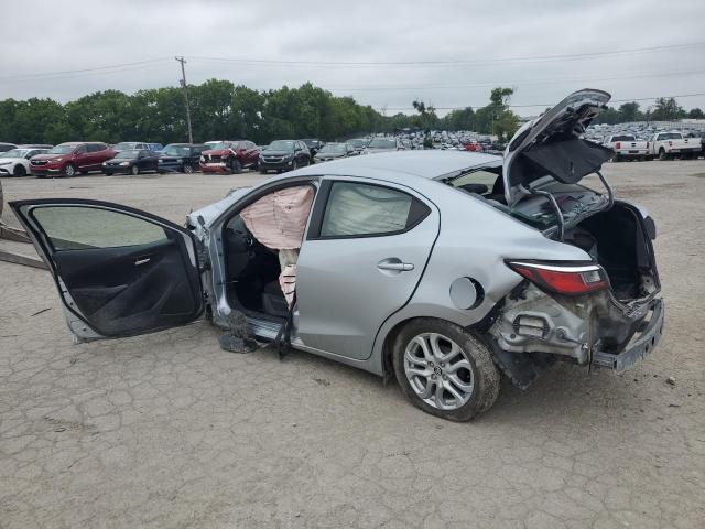 3MYDLBYV2JY312253 - 2018 TOYOTA YARIS IA GRAY photo 2