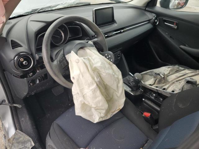 3MYDLBYV2JY312253 - 2018 TOYOTA YARIS IA GRAY photo 8