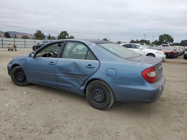 4T1BE32K52U541613 - 2002 TOYOTA CAMRY LE BLUE photo 2