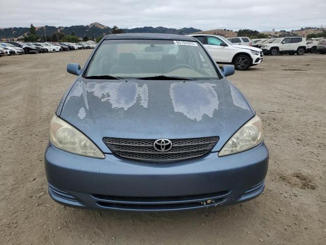4T1BE32K52U541613 - 2002 TOYOTA CAMRY LE BLUE photo 5