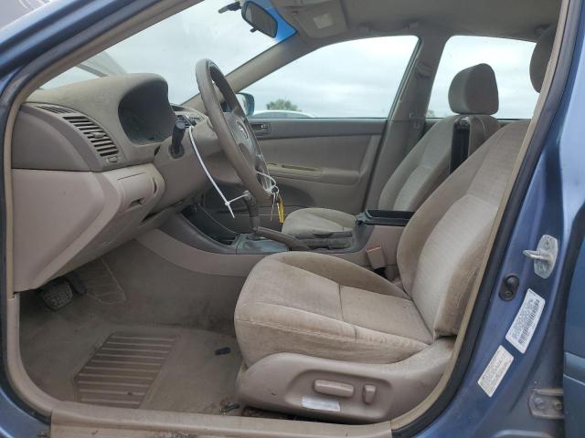 4T1BE32K52U541613 - 2002 TOYOTA CAMRY LE BLUE photo 7