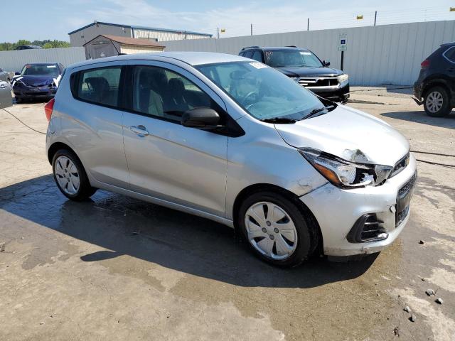 KL8CB6SA2JC478056 - 2018 CHEVROLET SPARK LS Gümüş fotoğraf 4