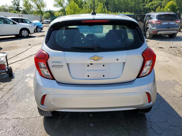 KL8CB6SA2JC478056 - 2018 CHEVROLET SPARK LS Gümüş fotoğraf 6