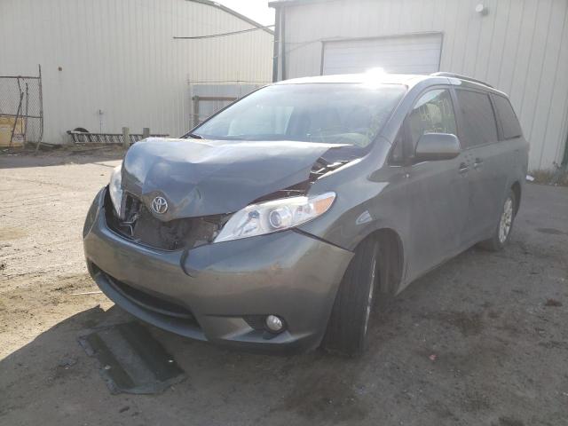 5TDDK3DC1BS008318 - 2011 TOYOTA SIENNA XLE GREEN photo 2