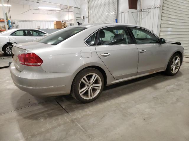 1VWCN7A30DC036935 - 2013 VOLKSWAGEN PASSAT SEL SILVER photo 3