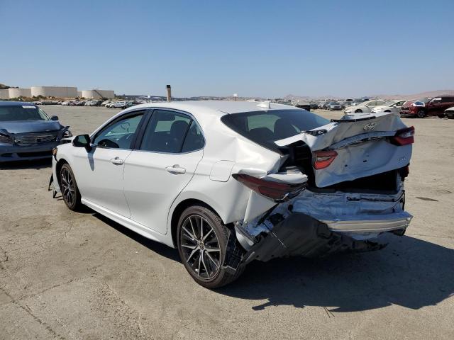 4T1S11AK1PU130184 - 2023 TOYOTA CAMRY SE NIGHT SHADE WHITE photo 2