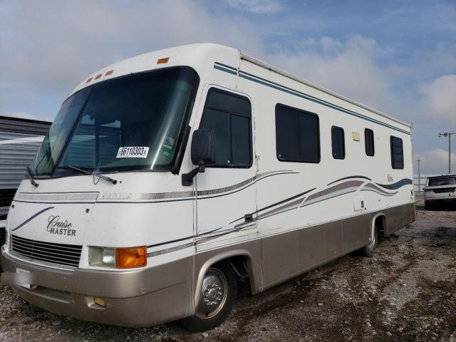 1GBKP37J6V3315089 - 1997 CHEVROLET P30 BEIGE photo 2