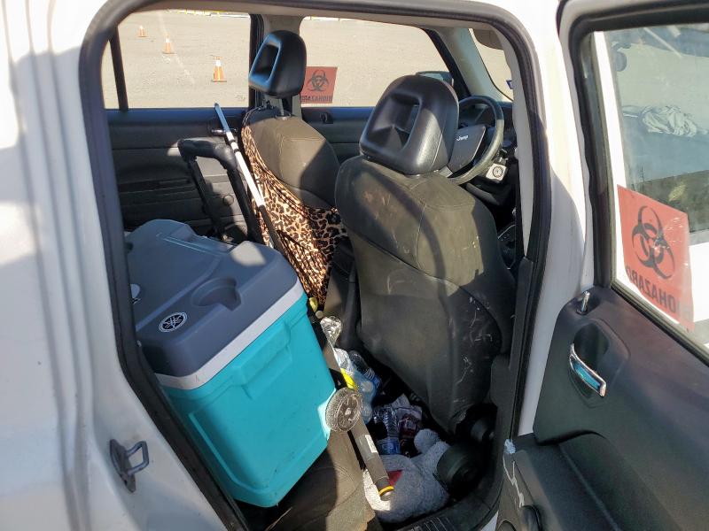 1J4FT28B39D159114 - 2009 JEEP PATRIOT SPORT WHITE photo 10