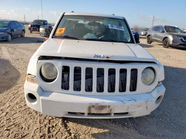 1J4FT28B39D159114 - 2009 JEEP PATRIOT SPORT WHITE photo 5