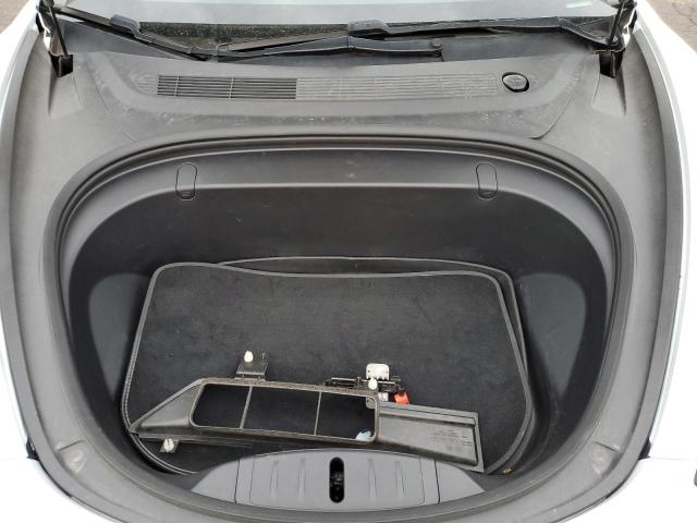 5YJ3E1EB1JF108483 - 2018 TESLA MODEL 3 Білий фото 11