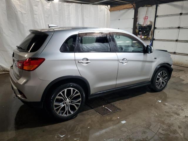 JA4AR3AU0JU021030 - 2018 MITSUBISHI OUTLANDER ES SILVER photo 3