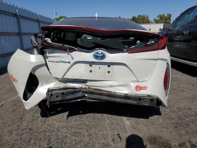 JTDKARFP2H3060970 - 2017 TOYOTA PRIUS PRIM თეთრი ფოტო 6