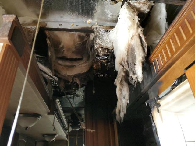 4YDF34523C4700091 - 2012 KEYSTONE MONTANA WHITE photo 9