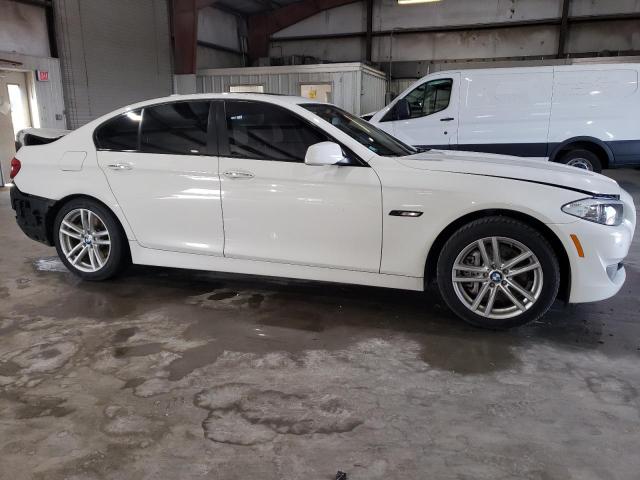 WBAFU7C5XDDU66724 - 2013 BMW 535 XI WHITE photo 4