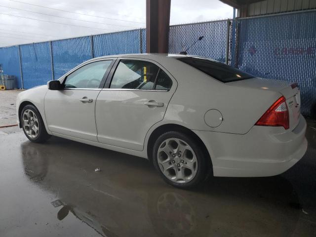 3FAHP0HA9AR315513 - 2010 FORD FUSION SE WHITE photo 2