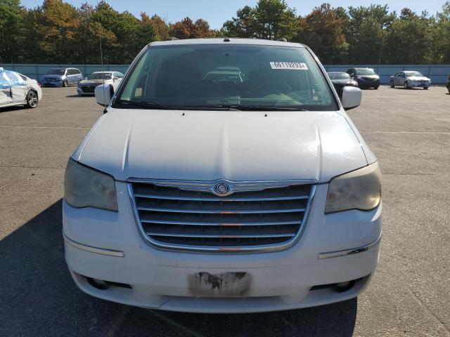 2A4RR5D12AR299487 - 2010 CHRYSLER TOWN AND C TOURING WHITE photo 5