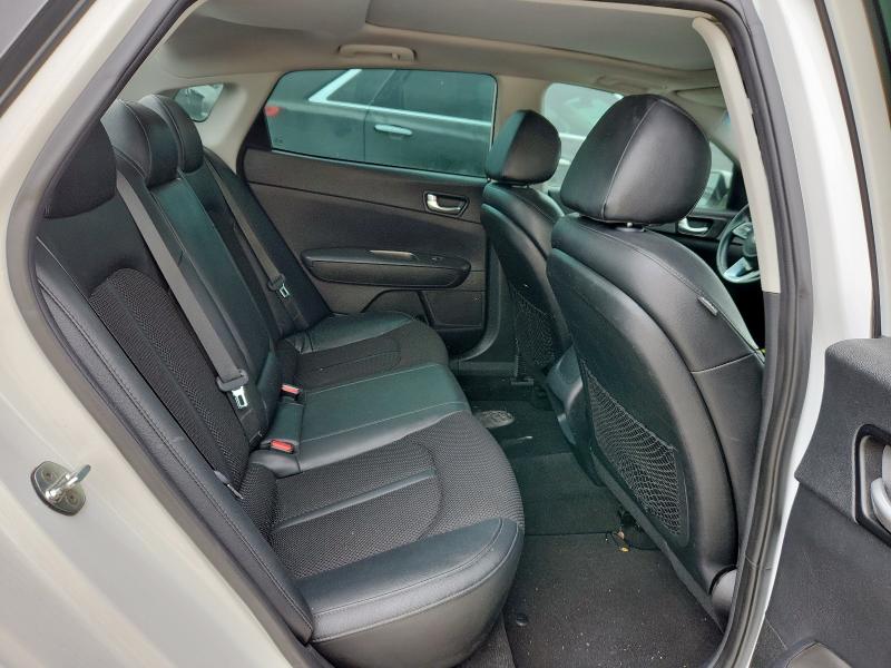 5XXGT4L39KG290386 - 2019 KIA OPTIMA LX 白色 照片 10