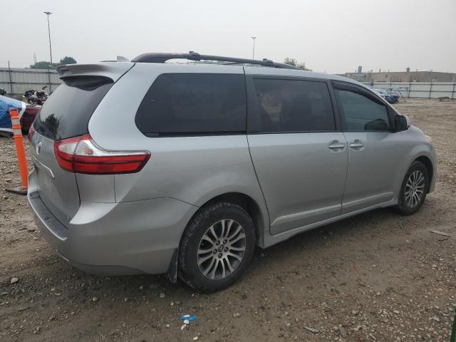 5TDYZ3DC5KS016578 - 2019 TOYOTA SIENNA XLE SILVER photo 3