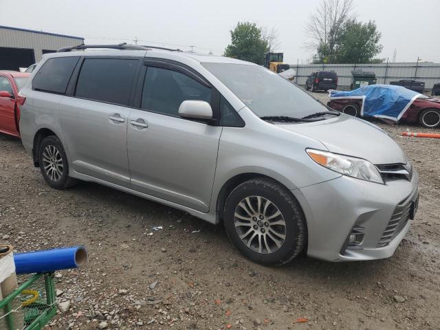5TDYZ3DC5KS016578 - 2019 TOYOTA SIENNA XLE SILVER photo 4