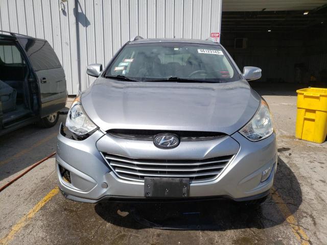 KM8JUCAC1DU738659 - 2013 HYUNDAI TUCSON GLS SILVER photo 5