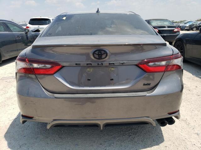 4T1G11AK7NU638663 - 2022 TOYOTA CAMRY SE GRAY photo 6