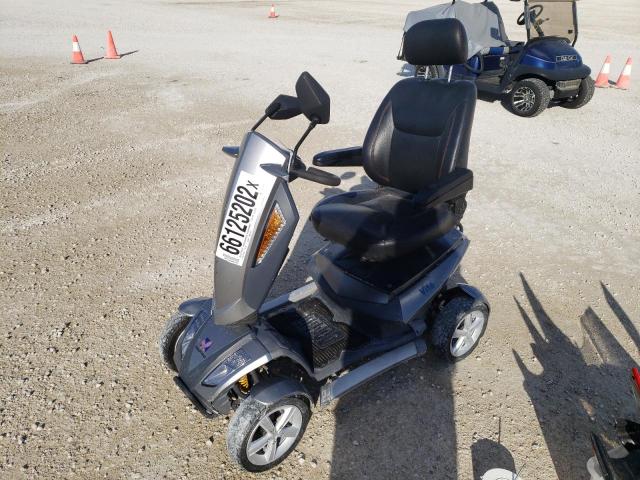 S12TMK1510004 - 2016 OTHER SCOOTER SILVER photo 2