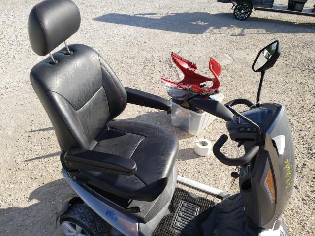 S12TMK1510004 - 2016 OTHER SCOOTER SILVER photo 5