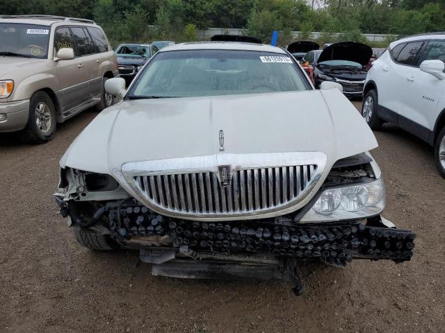 1LNHM83W14Y610434 - 2004 LINCOLN TOWN CAR ULTIMATE WHITE photo 5